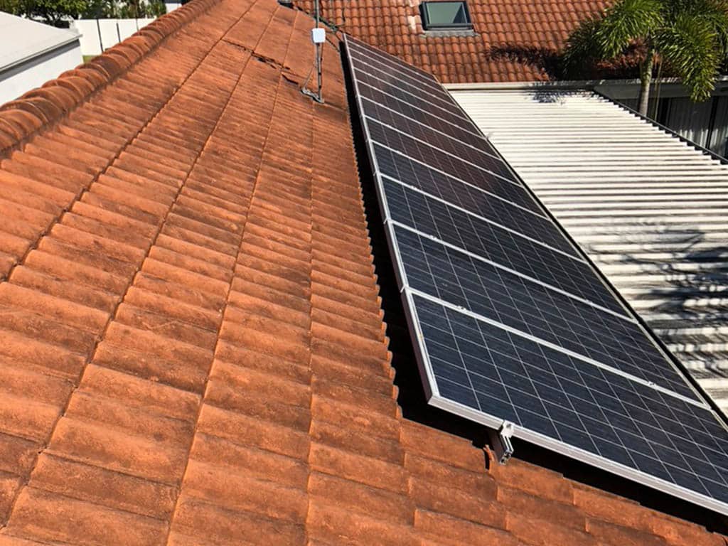 71E8D7DD-F441-49A4-900D-7D060EE875E2_1_105_c Dirty roofing and solar panel demands solar panel cleaning and roof cleaning service