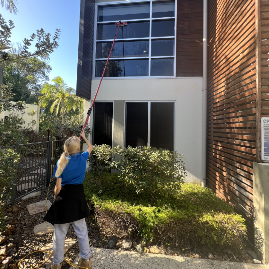 exterior window cleaning